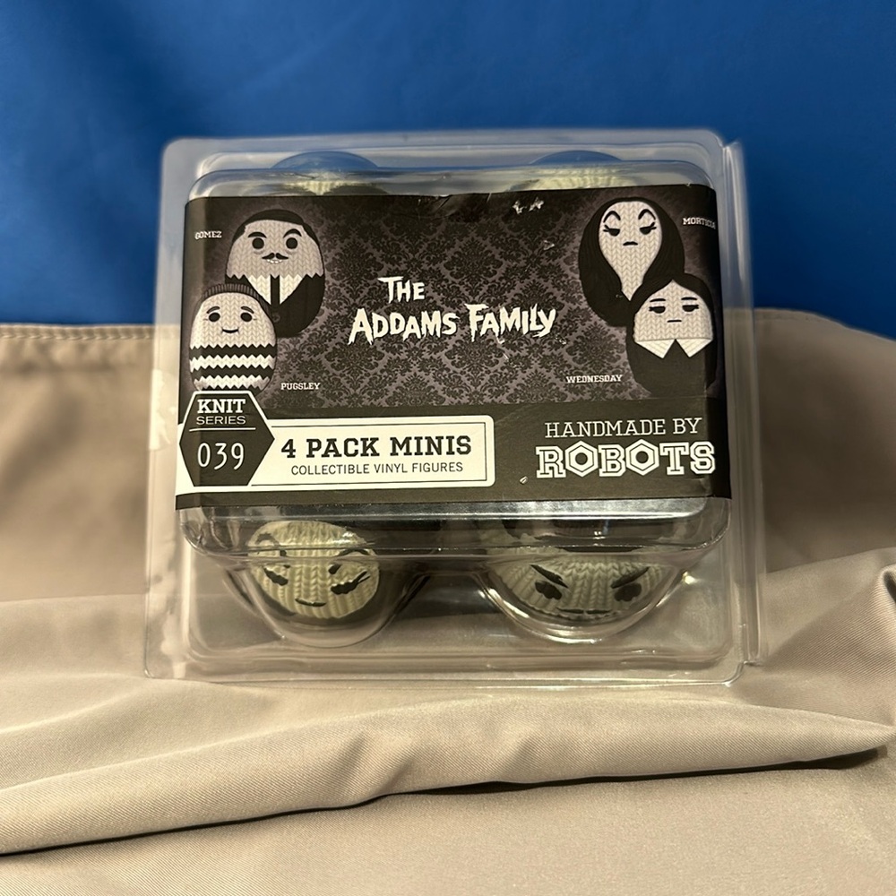 THE ADDAMS FAMILY 4 PACK MINIS COLLECTIBLE VINYL FIGURES